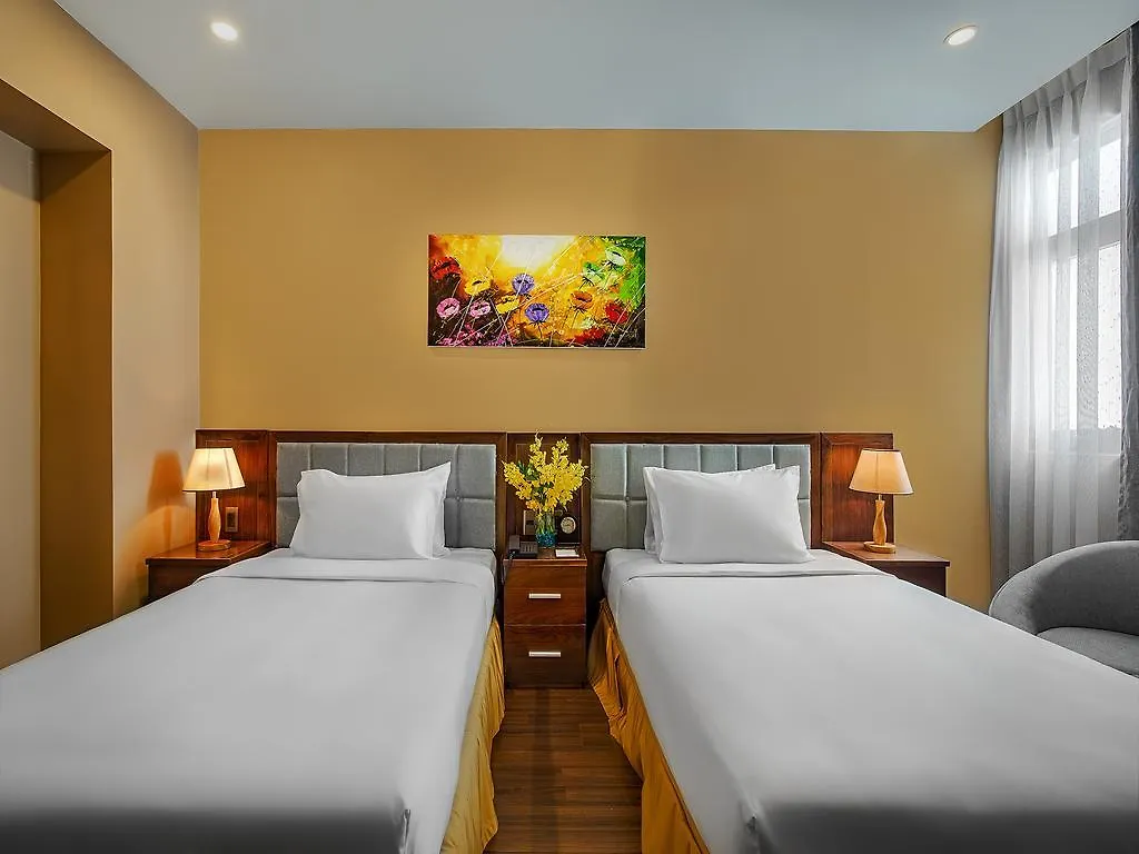 Yarra Ocean Suites Danang