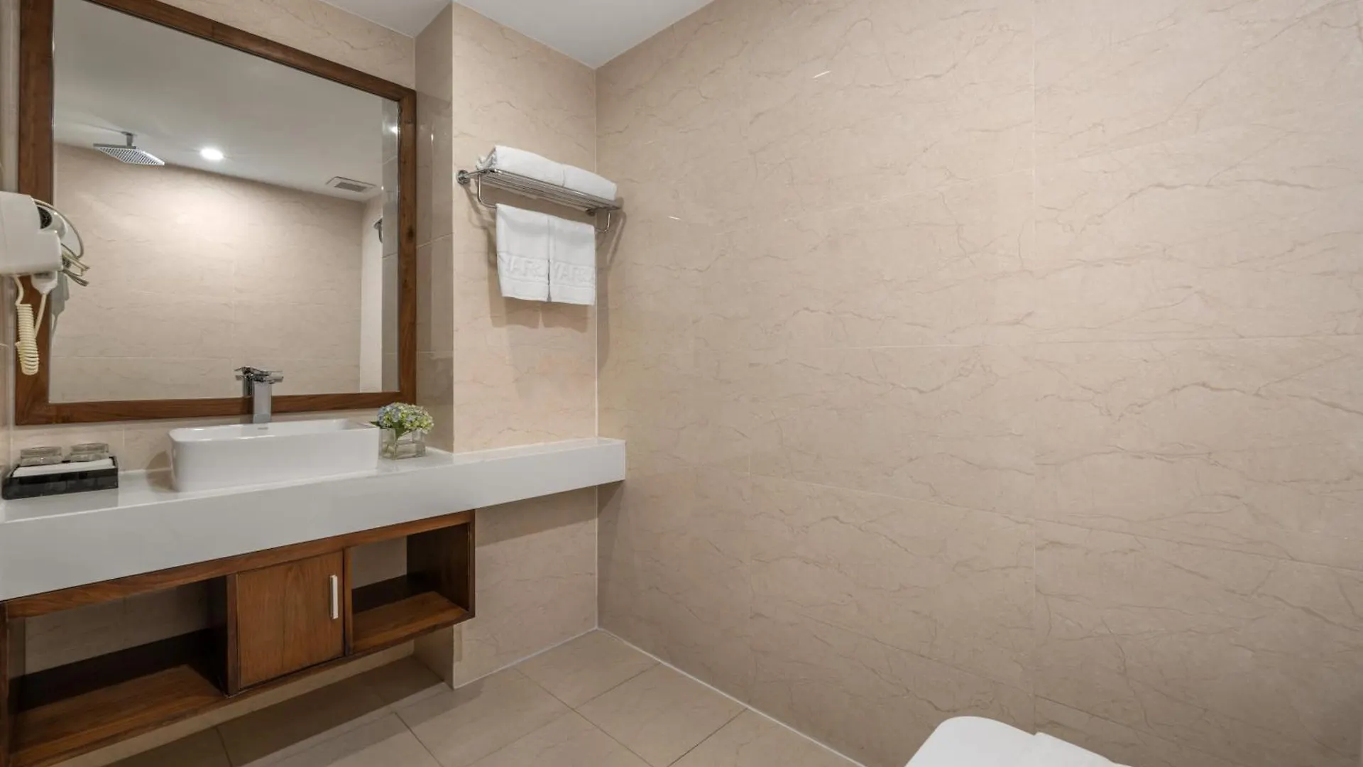 Yarra Ocean Suites Danang Vietnam