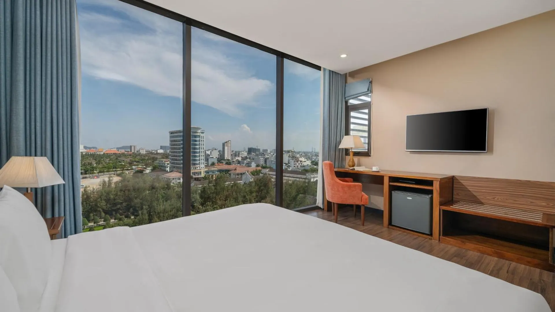 Yarra Ocean Suites Danang 4*, Da Nang Vietnam