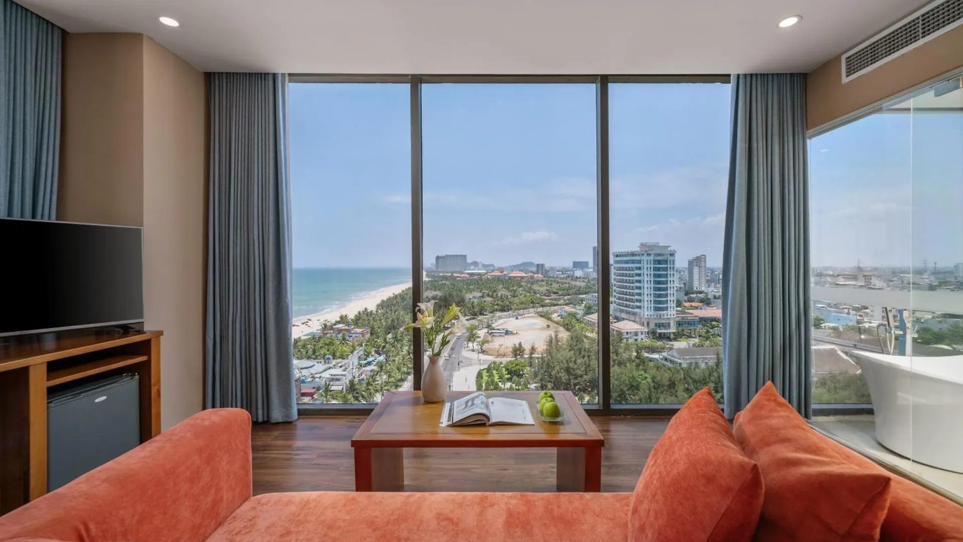 Yarra Ocean Suites Danang Hotel Da Nang