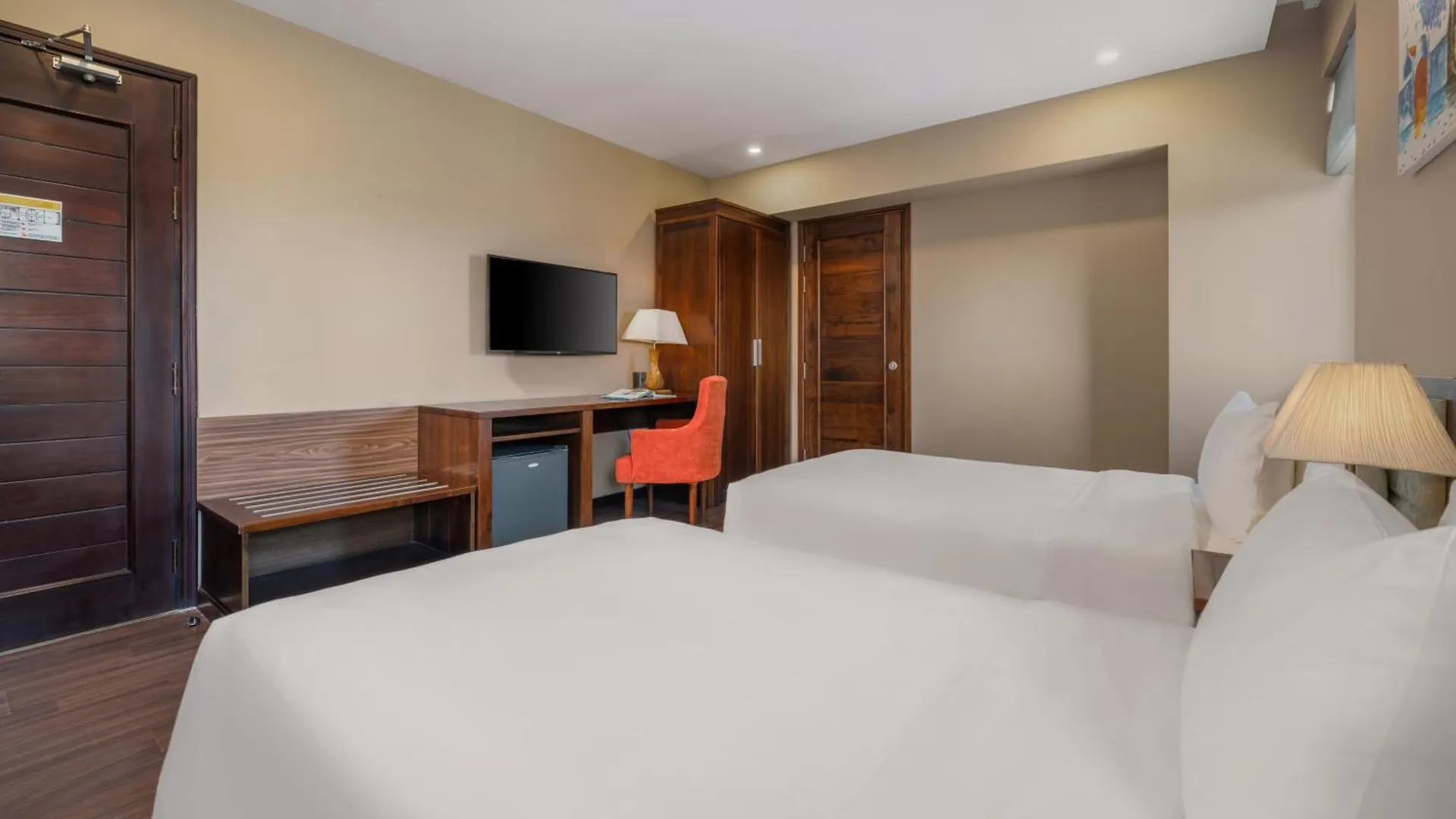 Yarra Ocean Suites Danang Hotel