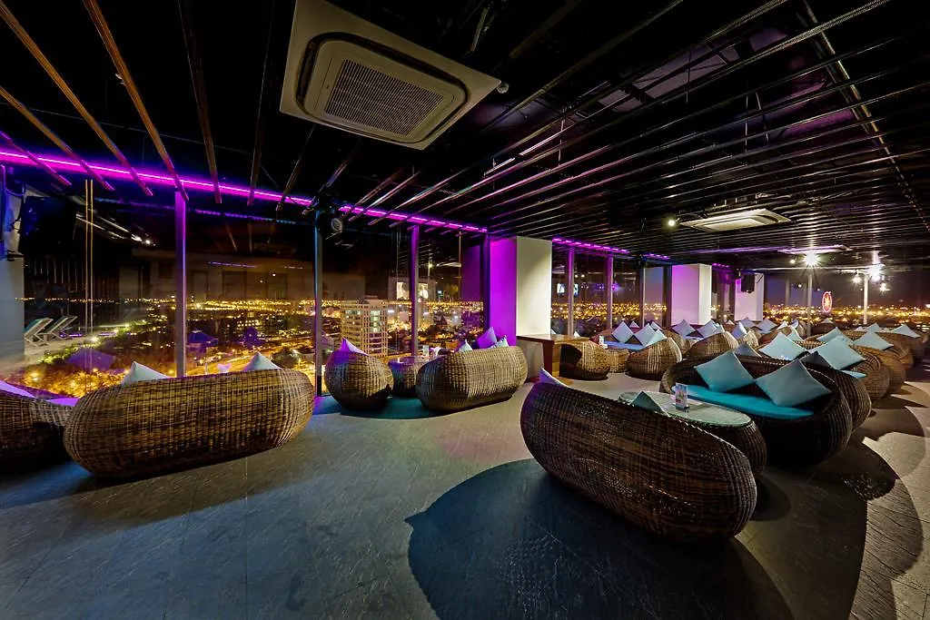 Yarra Ocean Suites Danang Hotel Da Nang