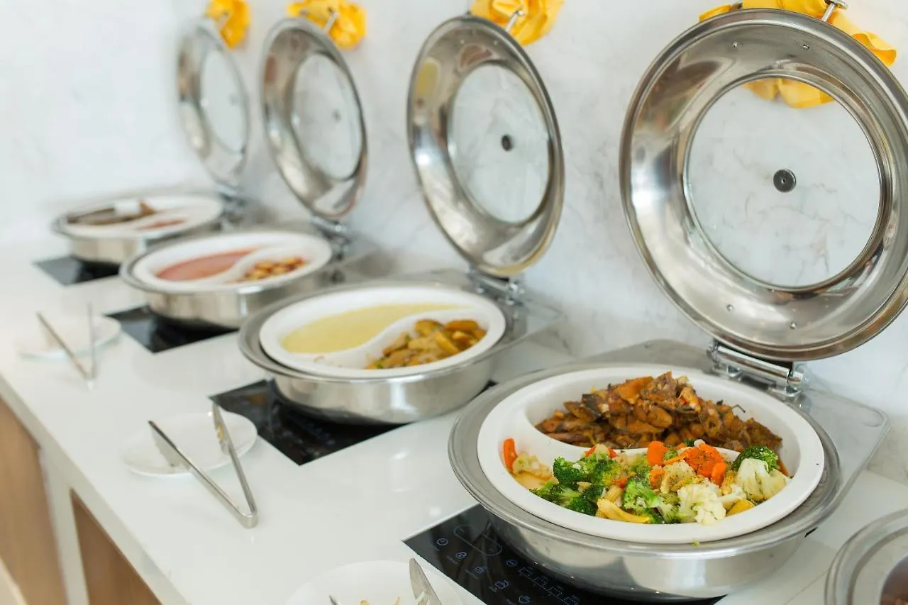 Yarra Ocean Suites Danang Hotel