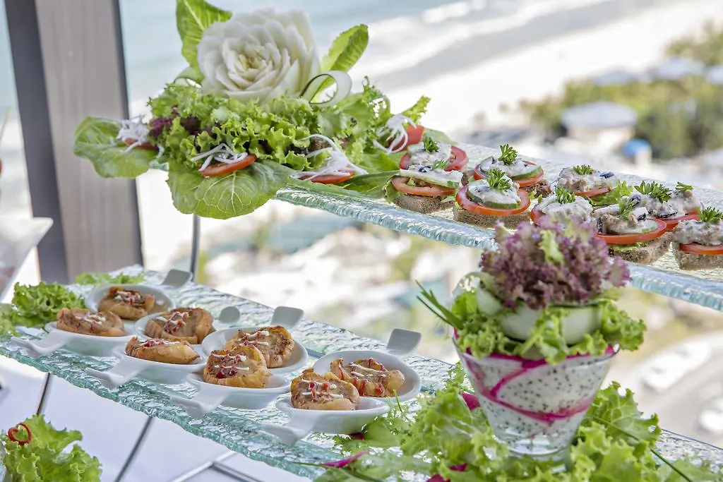 **** Szálloda Yarra Ocean Suites Danang Vietnám