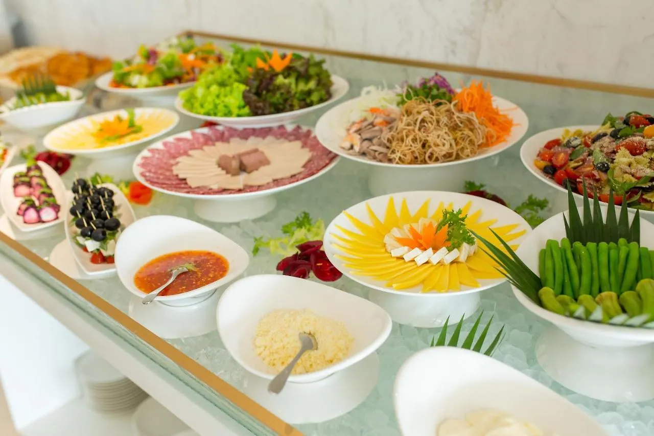 **** Szálloda Yarra Ocean Suites Danang Vietnám
