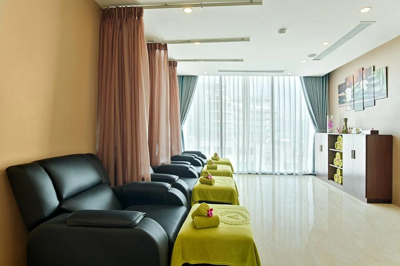 **** Szálloda Yarra Ocean Suites Danang Vietnám
